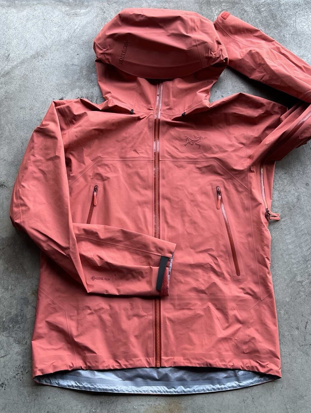 Arc'teryx Men's Medium Beta SL 2025 Red Hooded Waterproof Goretex Rain Jacket